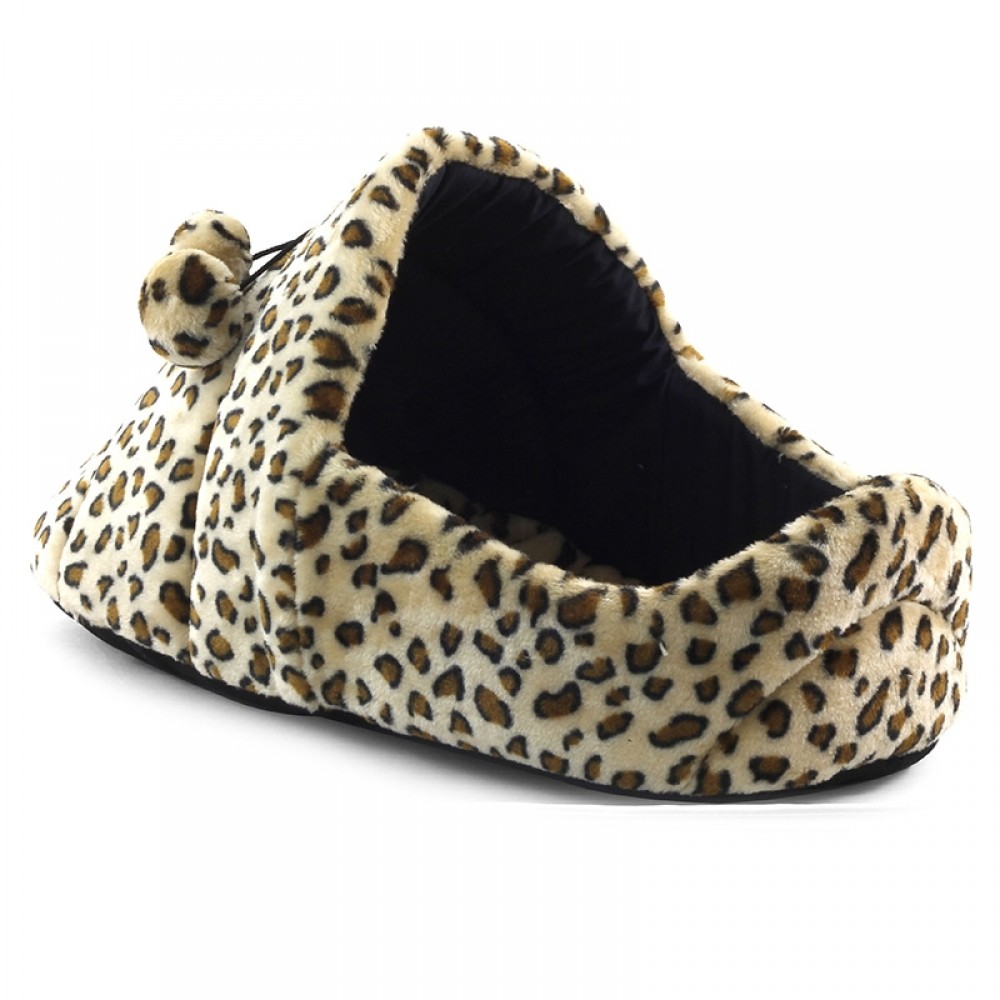 Triol Лежанка Тапок для кошек 56х30х24 см. Triol Лежанка Тапок для кошек 56х30х24 см.